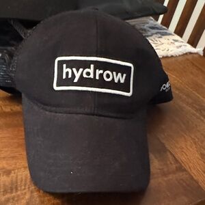 Hydrow Black Cap